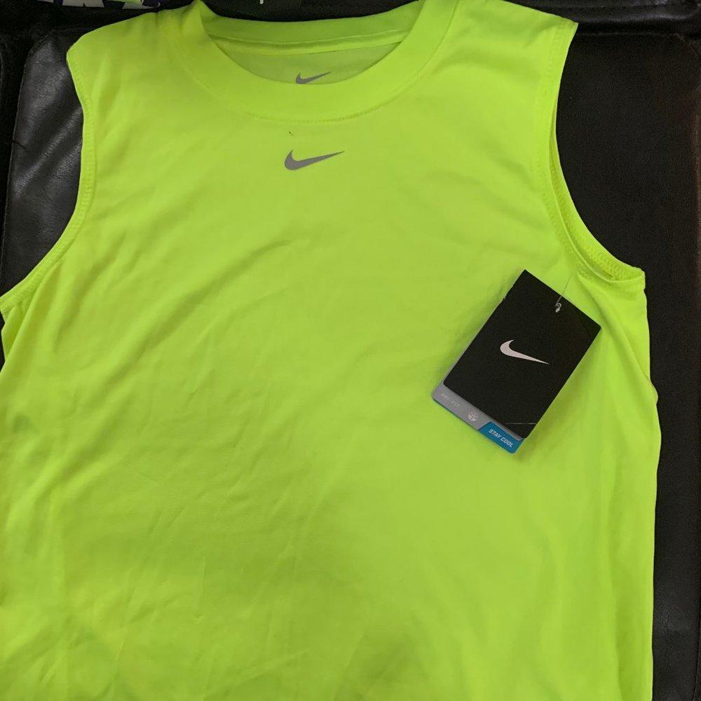 Nike cut-off